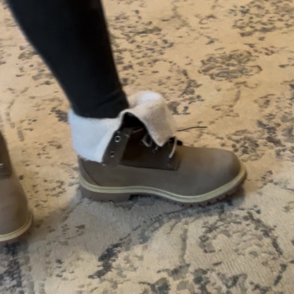 New! Timberland Waterproof Roll-Up Boot! - Picture 2 of 5